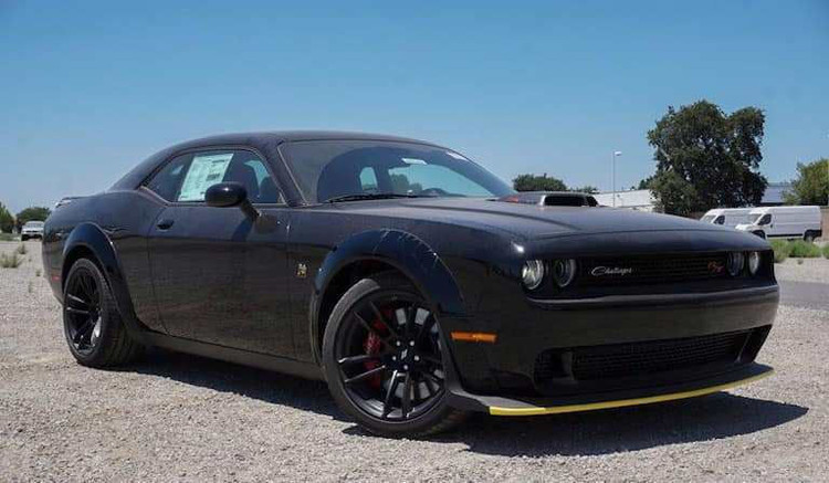 Nhiều siêu xe chào hàng đại gia Việt giá vài chục tỷ đồng