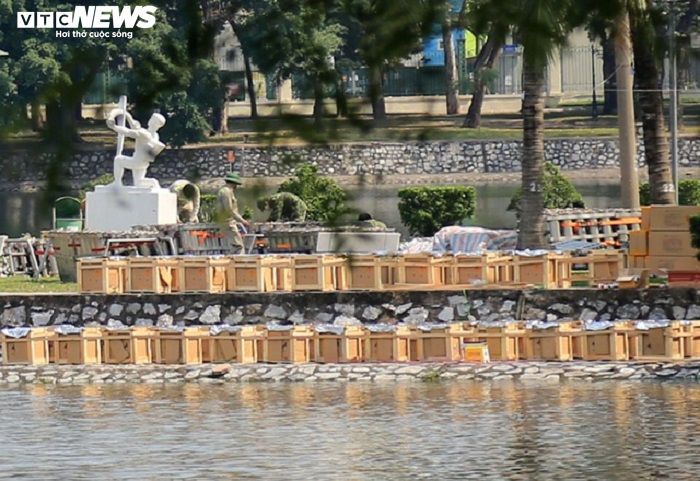 TRỰC TIẾP: Người dân cả nước chờ đón năm mới Tân Sửu 2021 - 6