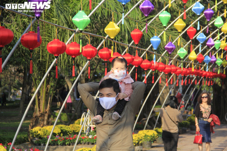 TRỰC TIẾP: Người dân cả nước chờ đón năm mới Tân Sửu 2021 - 16