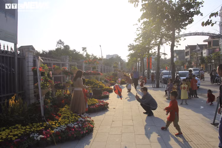 TRỰC TIẾP: Người dân cả nước chờ đón năm mới Tân Sửu 2021 - 9