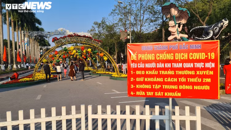 TRỰC TIẾP: Người dân cả nước chờ đón năm mới Tân Sửu 2021 - 21