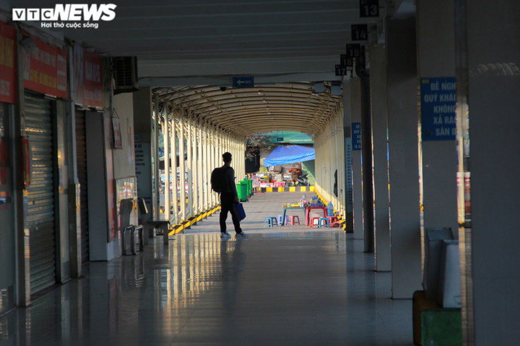 TRỰC TIẾP: Người dân cả nước chờ đón năm mới Tân Sửu 2021 - 28