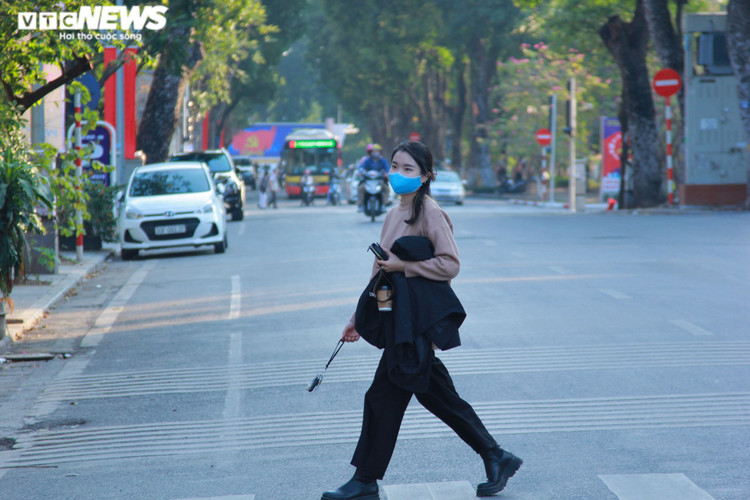 TRỰC TIẾP: Người dân cả nước chờ đón năm mới Tân Sửu 2021 - 32