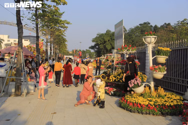 TRỰC TIẾP: Người dân cả nước chờ đón năm mới Tân Sửu 2021 - 7