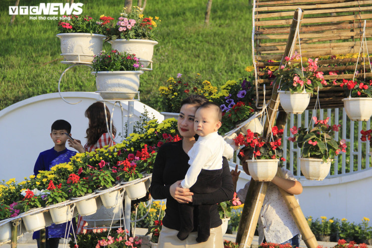 TRỰC TIẾP: Người dân cả nước chờ đón năm mới Tân Sửu 2021 - 12