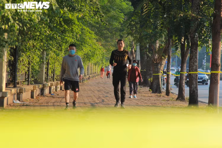 TRỰC TIẾP: Người dân cả nước chờ đón năm mới Tân Sửu 2021 - 5