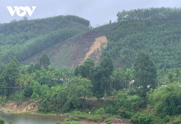 Thừa Thiên Huế thấp thỏm nỗi lo sạt trượt núi ảnh 2