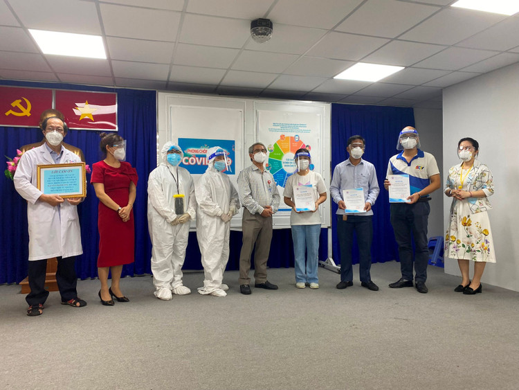 Báo Tri thức và Cuộc sống, Ban Khoa học &amp; Đời sống… đã tổ chức rất nhiều đợt chia sẻ, đồng hành cùng lực lượng y bác sĩ trong cuộc chiến chống dịch Covid-19.