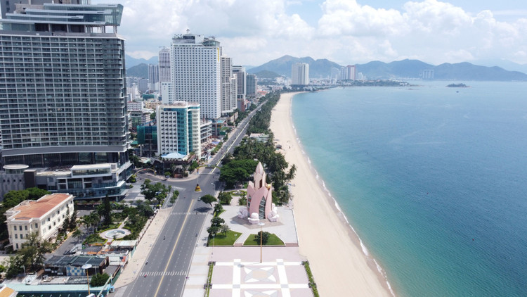 Nhiều chủ đầu tư “bán tháo” khách sạn mùa dịch - ảnh 1