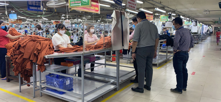 Tiêu chí kim ngạch xuất khẩu đạt 1 tỉ đô mới được giảm 10% tiền điện 3 tháng tới được coi là thiếu công bằng /// Ảnh: Ng.Ng