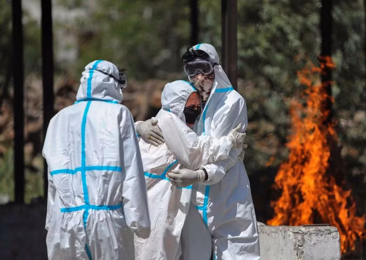 Từ Ấn Độ nghiệm ra hậu quả của việc chạy đua gom vaccine Covid-19 ở các nước giàu ảnh 1