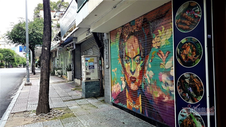 Tiếp tục cấm vũ trường, quán bar, karaoke, rạp phim sau ngày 30/9