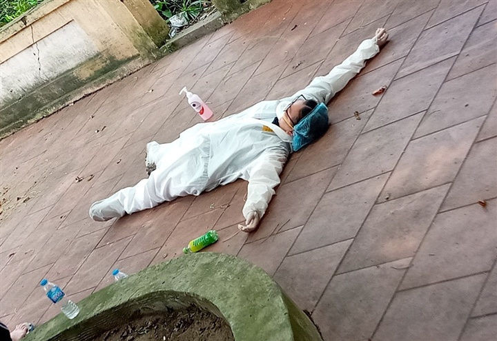 sinh vien chong dich anh 6