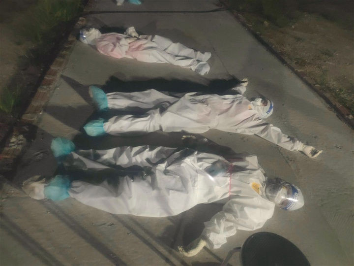 sinh vien chong dich anh 4