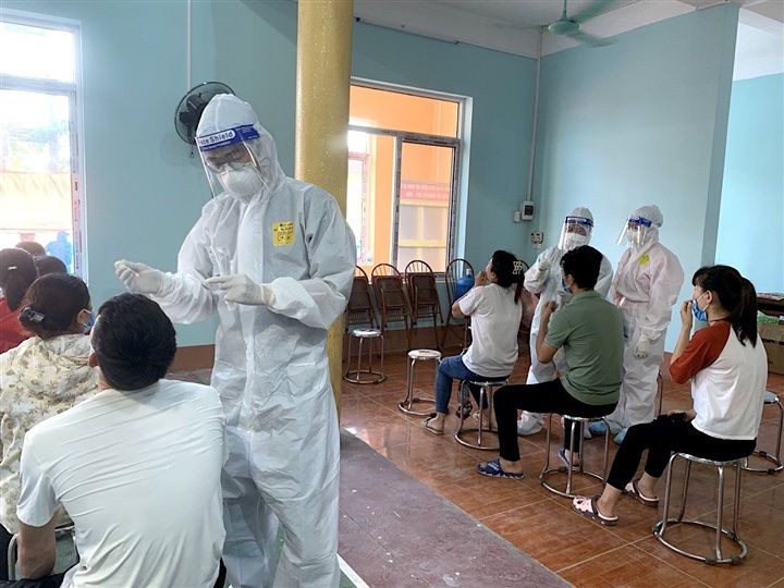 sinh vien chong dich anh 8