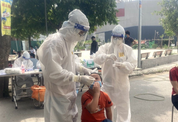 sinh vien chong dich anh 9