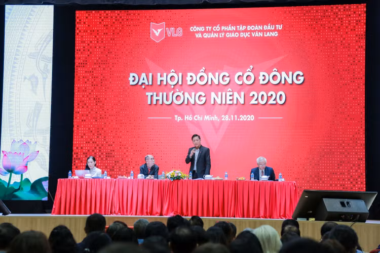 Doi tac nhan chuyen giao PVF tu Vingroup la ai? anh 1