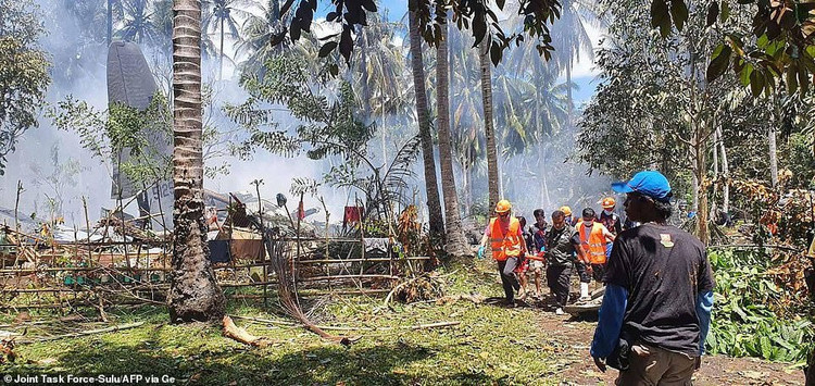 Hiện trường thảm khốc vụ rơi máy bay Philippines làm ít nhất 31 người chết - 8