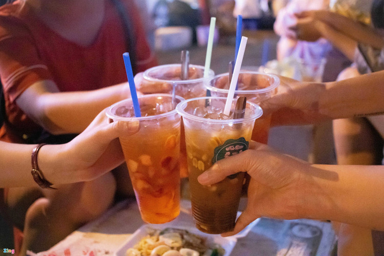 Gioi tre TP.HCM nho com suon, tra dau via he anh 8