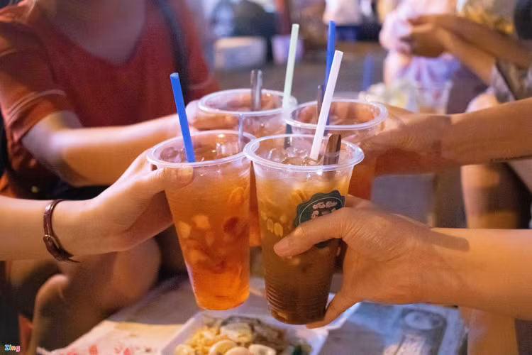 Gioi tre TP.HCM nho com suon, tra dau via he anh 8