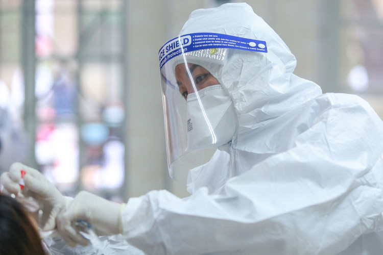 Be trai 2 thang tuoi o Ha Noi nhiem SARS-CoV-2 hinh anh