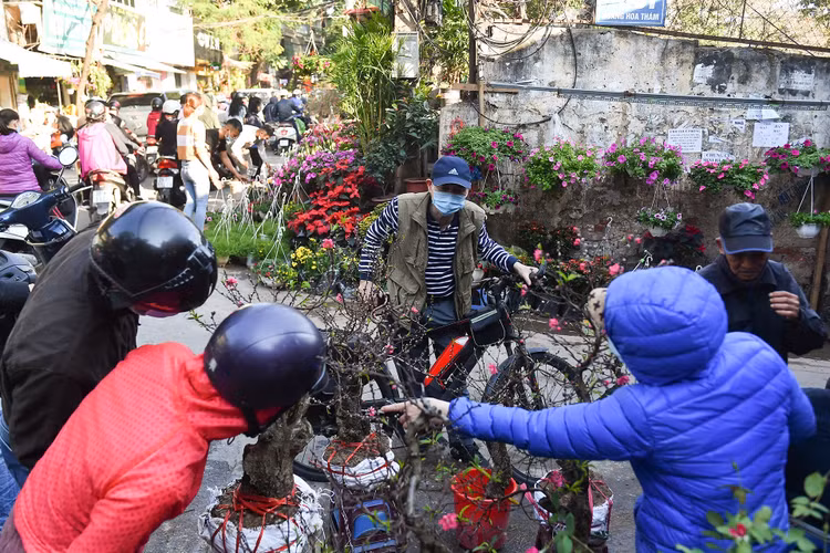 un tac giao thong ngay Tet o Ha Noi anh 6