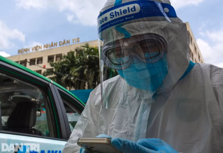 Biệt đội taxi chạy đua với tử thần Covid-19, giành lại sự sống cho các F0 - 8