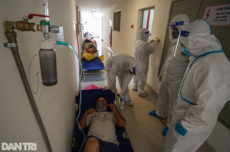 Biệt đội taxi chạy đua với tử thần Covid-19, giành lại sự sống cho các F0 - 14