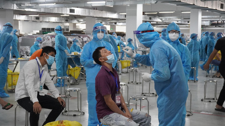 Bắc Giang tạm dừng hoạt động khu công nghiệp để chống dịch ảnh 1