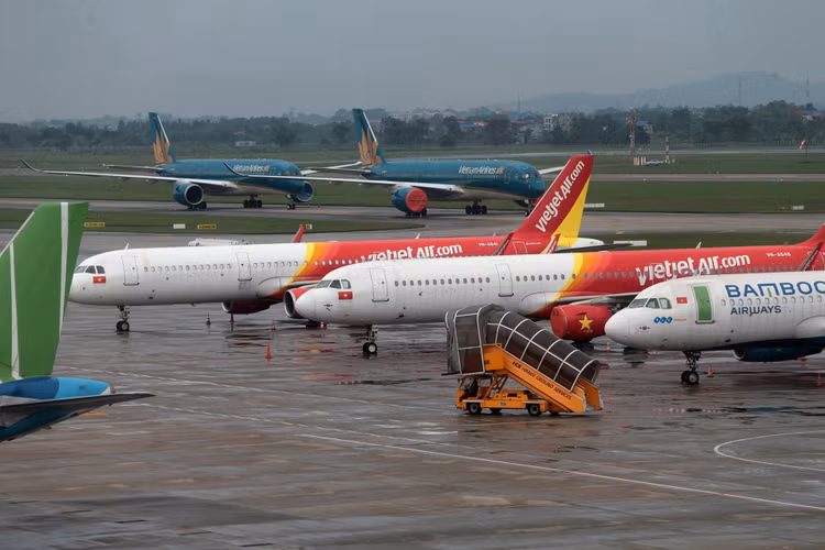 doi san bay ha canh vi thoi tiet anh 1