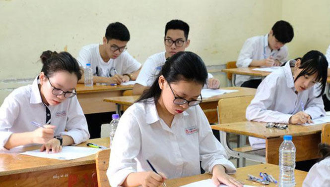 Hà Nội: Học sinh lớp 12 làm bài kiểm tra khảo sát vào ngày 11 và 12-5 ảnh 1