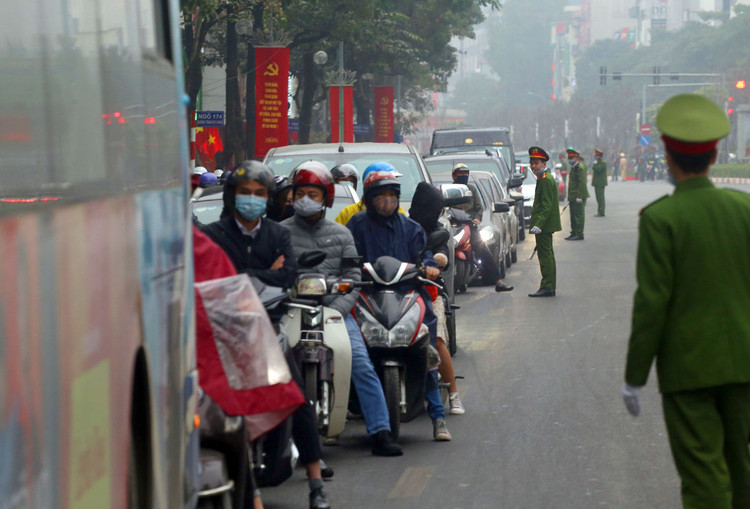 Hàng nghìn cảnh sát dẫn đoàn, phân luồng bảo vệ Đại hội Đảng ảnh 9