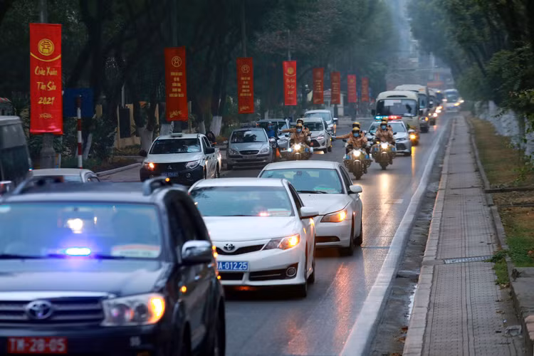 Hàng nghìn cảnh sát dẫn đoàn, phân luồng bảo vệ Đại hội Đảng ảnh 2