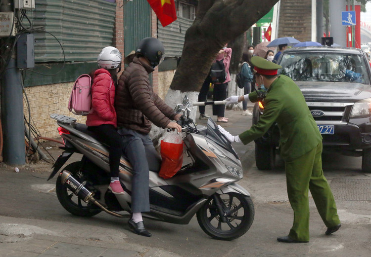 Giao thông ùn tắc ngày đầu tuần ảnh 3