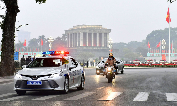 Hàng nghìn cảnh sát dẫn đoàn, phân luồng bảo vệ Đại hội Đảng ảnh 1