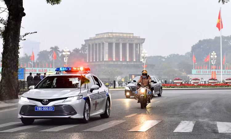 Hàng nghìn cảnh sát dẫn đoàn, phân luồng bảo vệ Đại hội Đảng ảnh 1