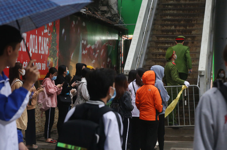 Hàng nghìn cảnh sát dẫn đoàn, phân luồng bảo vệ Đại hội Đảng ảnh 10