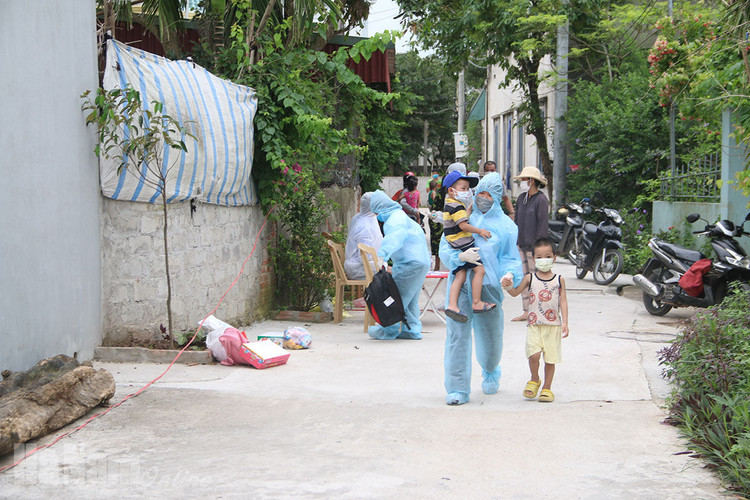 Bạn học dương tính với SARSCoV2 24 học sinh Mần non lớp 3 tuổi ở Công Lý phải cách ly tập trung