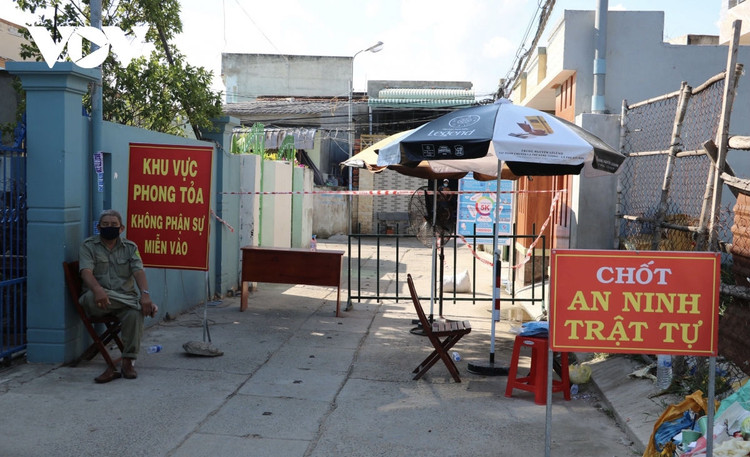 Chủ tịch UBND huyện đầu tiên xin nghỉ việc vì thiếu sót trong phòng dịch ảnh 1