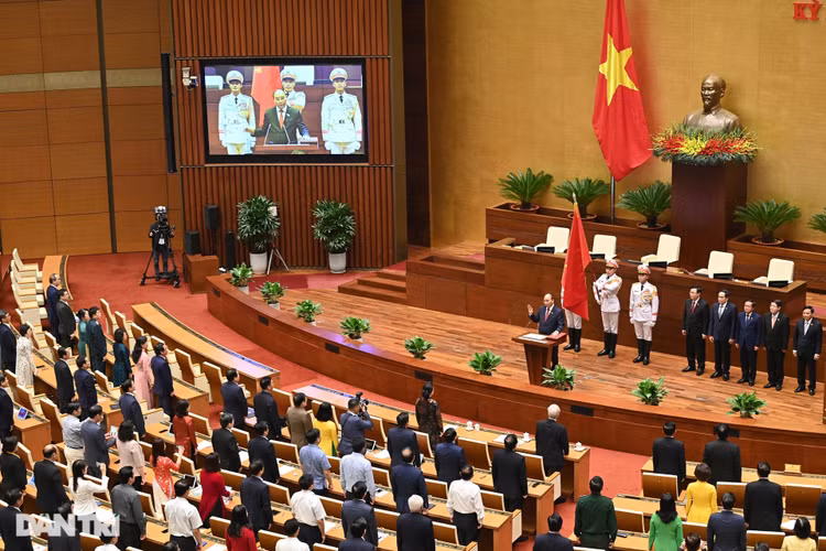 Tân Chủ tịch nước Nguyễn Xuân Phúc tuyên thệ nhậm chức - 3