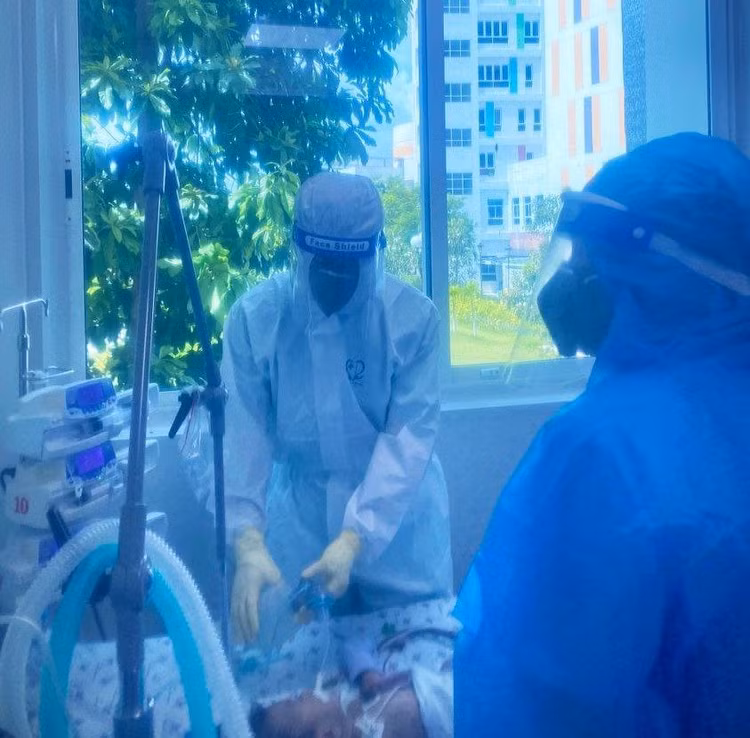 Điều trị bệnh nhi mắc Covid-19 tại Bệnh viện Nhi đồng TPHCM.