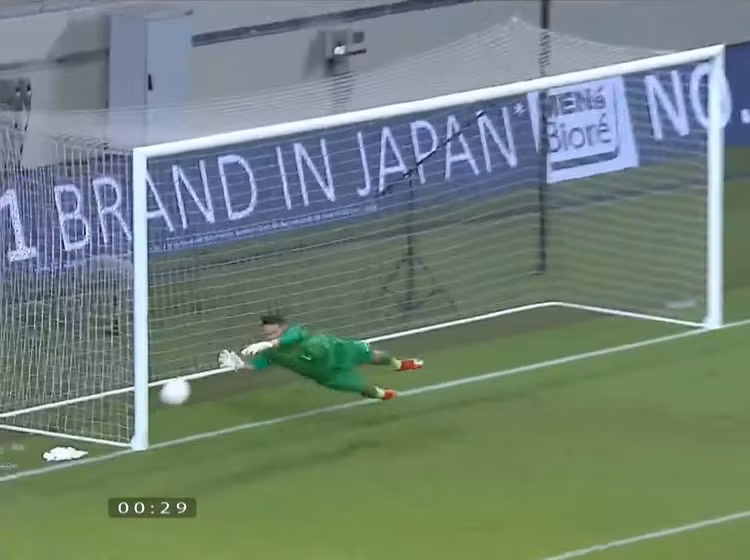 Dân mạng chế ảnh hài hước, tưng bừng ăn mừng chiến thắng trước Malaysia - 2