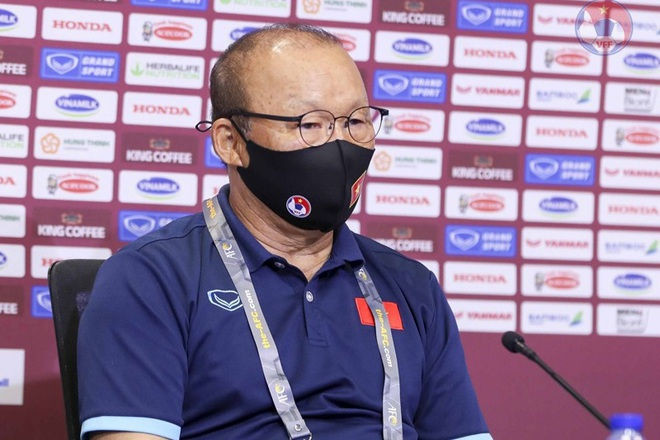 HLV Park Hang Seo bị cấm chỉ đạo ở trận Việt Nam - UAE.