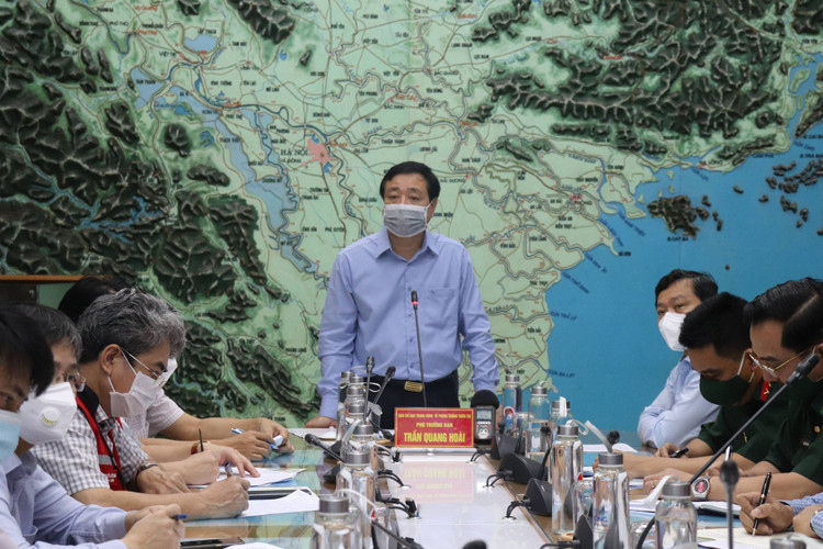 Áp thấp nhiệt đới đang mạnh lên thành bão, rạng sáng mai đổ bộ đất liền - 2