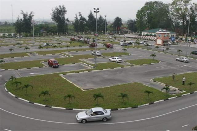 Sát hạch lái ô tô: Xử lý 100 tình huống giả định theo mô phỏng 3D - 1