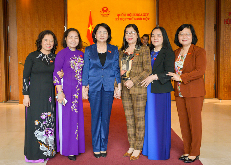 HÌNH ẢNH BÊN LỀ PHIÊN HỌP QUỐC HỘI NGÀY 26/3, KỲ HỌP THỨ 11 QUỐC HỘI KHOÁ XIV ảnh 11