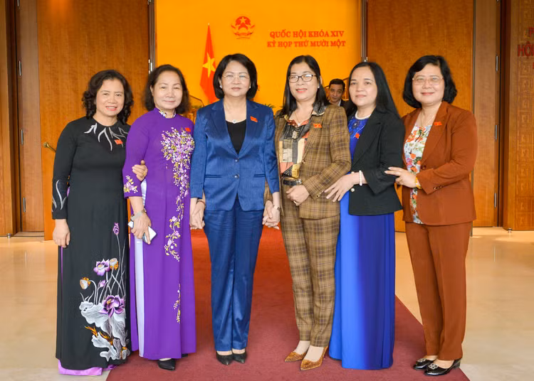 HÌNH ẢNH BÊN LỀ PHIÊN HỌP QUỐC HỘI NGÀY 26/3, KỲ HỌP THỨ 11 QUỐC HỘI KHOÁ XIV ảnh 11