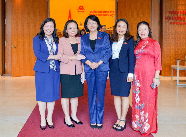 HÌNH ẢNH BÊN LỀ PHIÊN HỌP QUỐC HỘI NGÀY 26/3, KỲ HỌP THỨ 11 QUỐC HỘI KHOÁ XIV ảnh 9