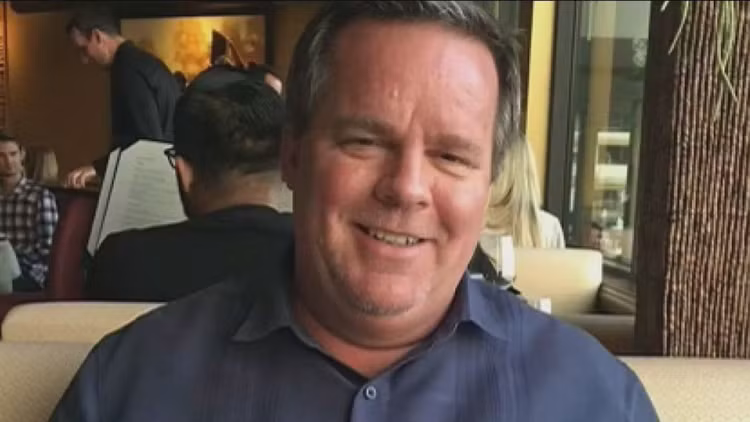 Nhan vien y te tai My tu vong sau khi tiem hai lieu vaccine Covid-19 hinh anh