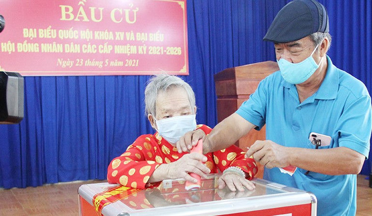 Tỉnh đầu tiên công bố kết quả bầu đại biểu HĐND ảnh 1